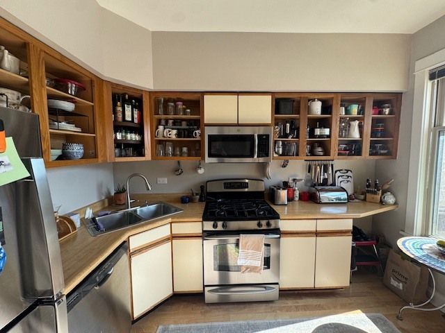 3041 W Fullerton Avenue, Chicago, IL 60647