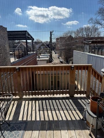 3041 W Fullerton Avenue, Chicago, IL 60647