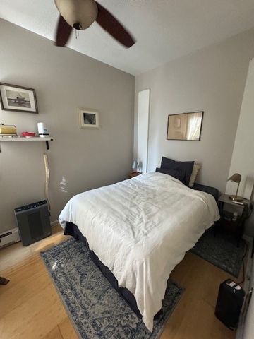 3041 W Fullerton Avenue, Chicago, IL 60647