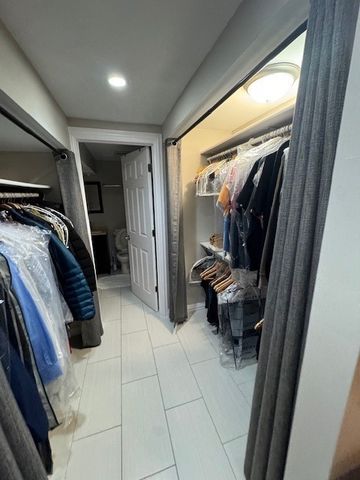 3041 W Fullerton Avenue, Chicago, IL 60647