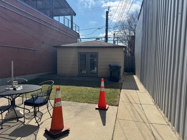 3041 W Fullerton Avenue, Chicago, IL 60647