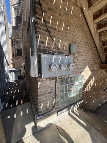 3041 W Fullerton Avenue, Chicago, IL 60647