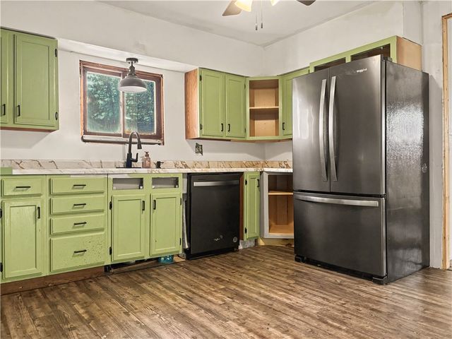 517 Pine St, Mt Pleasant Twp, PA 15666