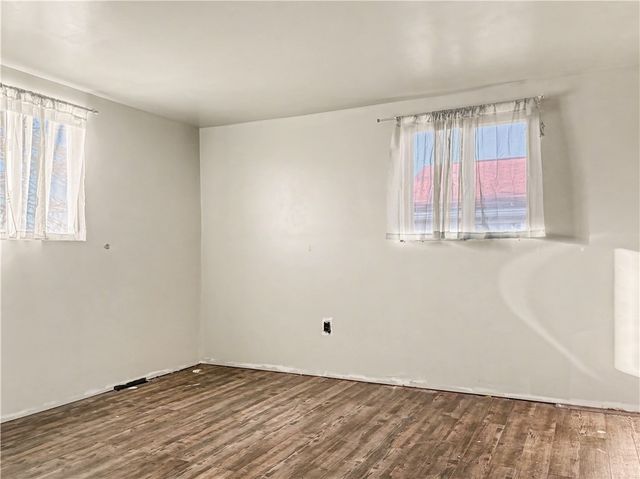 517 Pine St, Mt Pleasant Twp, PA 15666