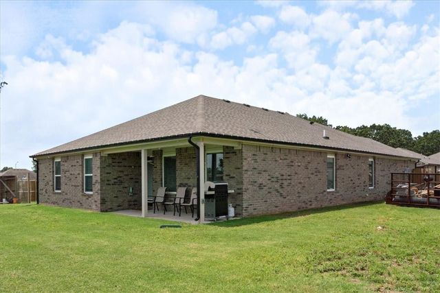 800 Buffalo Avenue, Gentry, AR 72734