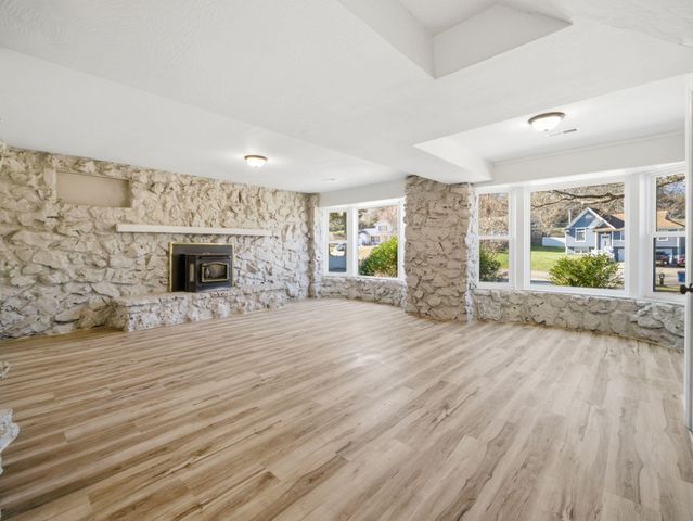 1106 S 3rd Avenue, Ozark, MO 65721