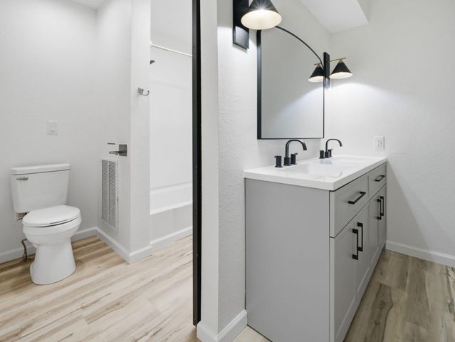 1106 S 3rd Avenue, Ozark, MO 65721