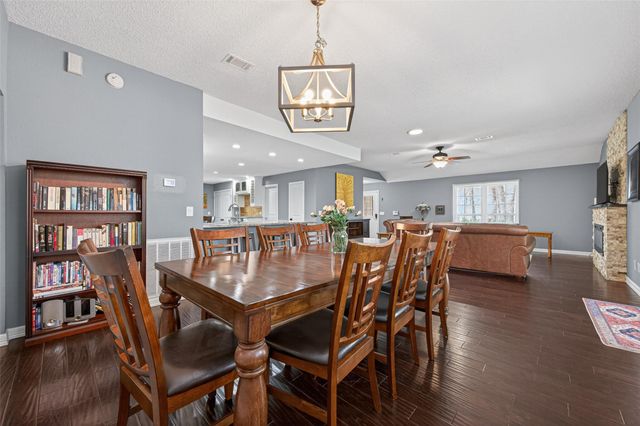 35 Sheep Meadow Place, The Woodlands, TX 77381