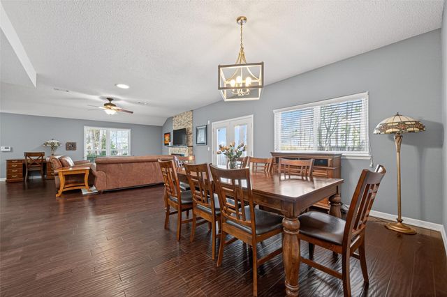 35 Sheep Meadow Place, The Woodlands, TX 77381