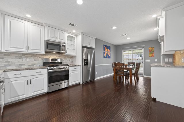 35 Sheep Meadow Place, The Woodlands, TX 77381