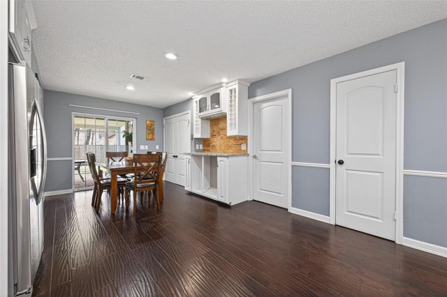 35 Sheep Meadow Place, The Woodlands, TX 77381