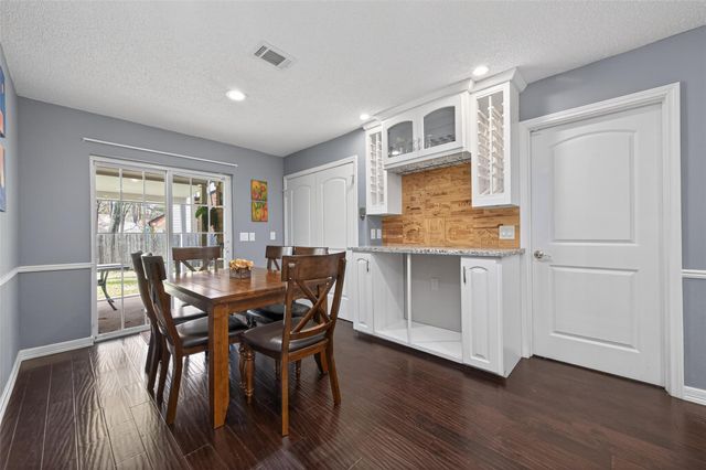 35 Sheep Meadow Place, The Woodlands, TX 77381