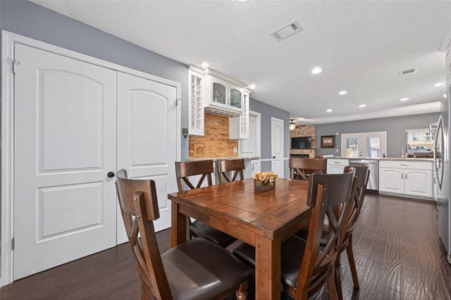 35 Sheep Meadow Place, The Woodlands, TX 77381