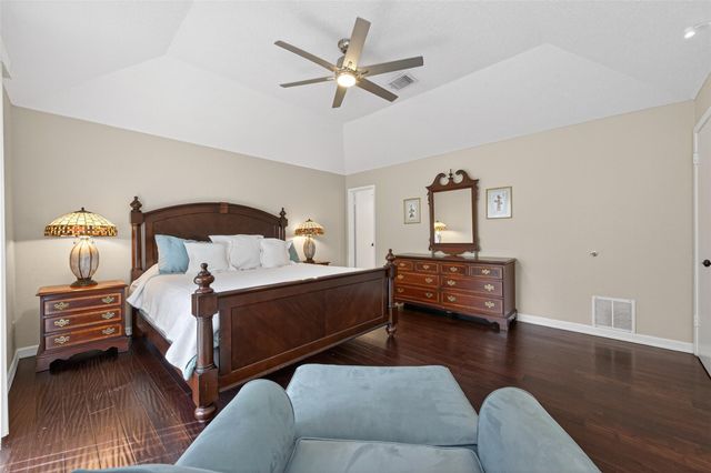 35 Sheep Meadow Place, The Woodlands, TX 77381