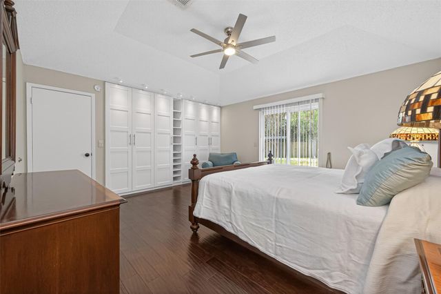 35 Sheep Meadow Place, The Woodlands, TX 77381