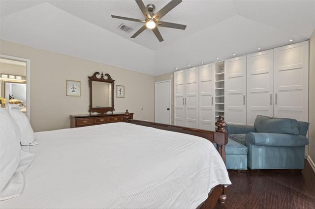 35 Sheep Meadow Place, The Woodlands, TX 77381