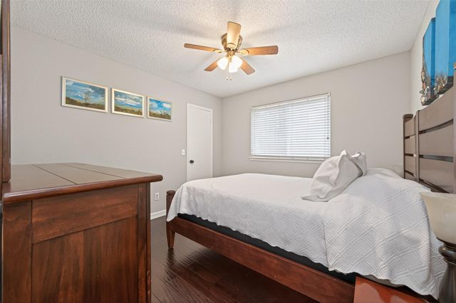 35 Sheep Meadow Place, The Woodlands, TX 77381