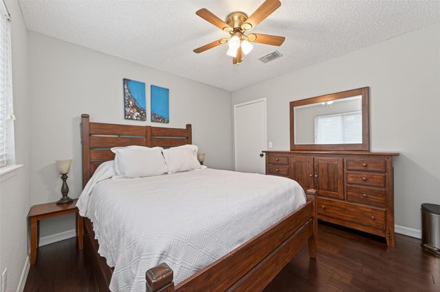 35 Sheep Meadow Place, The Woodlands, TX 77381