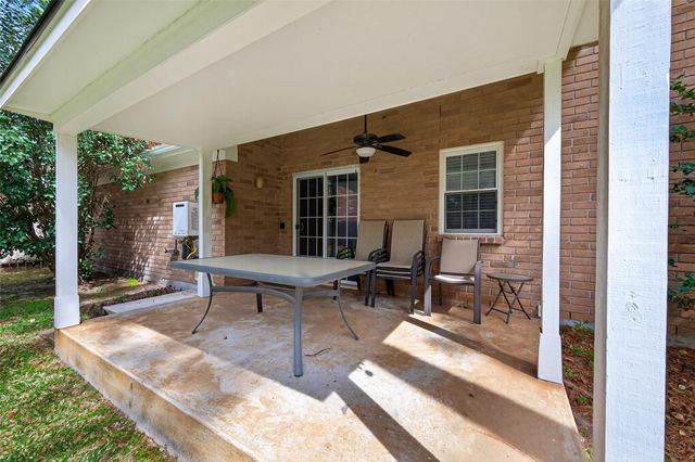 35 Sheep Meadow Place, The Woodlands, TX 77381