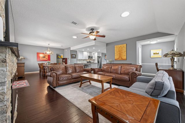 35 Sheep Meadow Place, The Woodlands, TX 77381