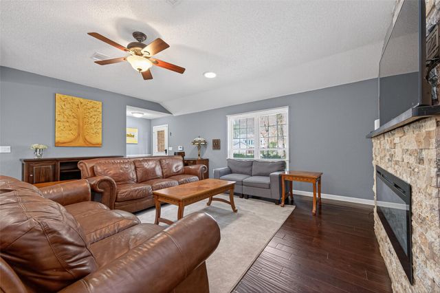 35 Sheep Meadow Place, The Woodlands, TX 77381