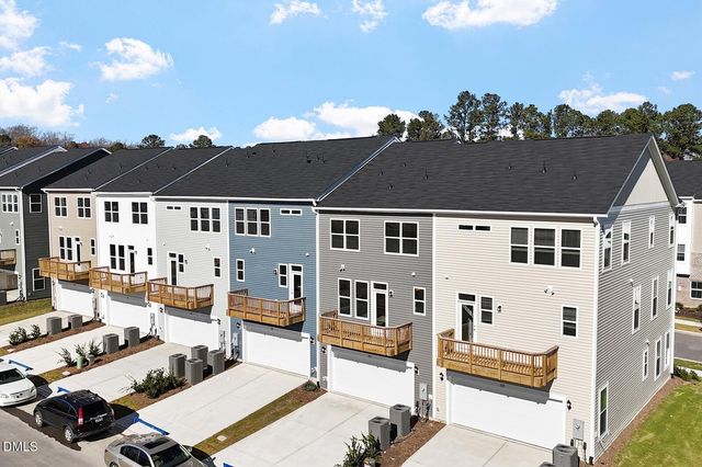 371 Chesapeake Commons Street 116, Garner, NC 27529