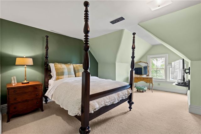 3 Beaver St, Sewickley, PA 15143