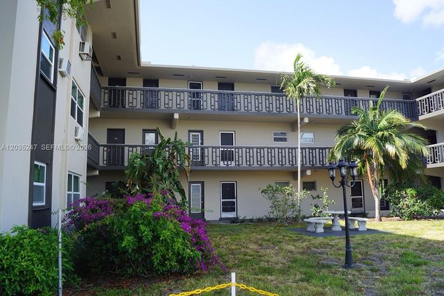 1250 E Sample Rd 303, Pompano Beach, FL 33064
