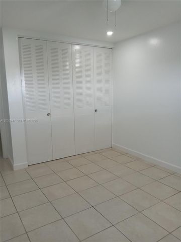 1250 E Sample Rd 303, Pompano Beach, FL 33064