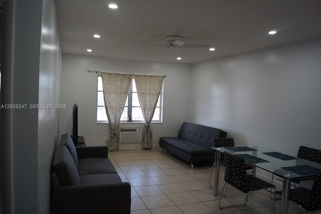 1250 E Sample Rd 303, Pompano Beach, FL 33064