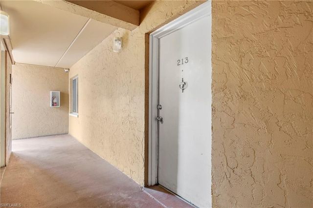 2366 E Mall DR # 213, Fort Myers, FL 33901