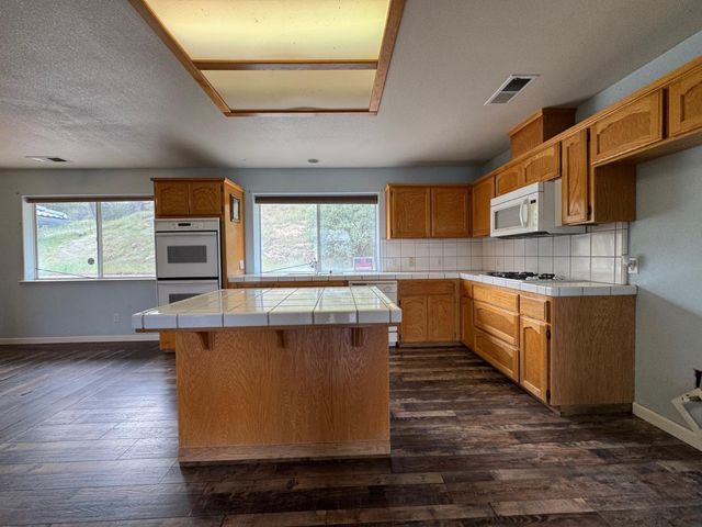 31540 Lucian Drive, Coarsegold, CA 93614