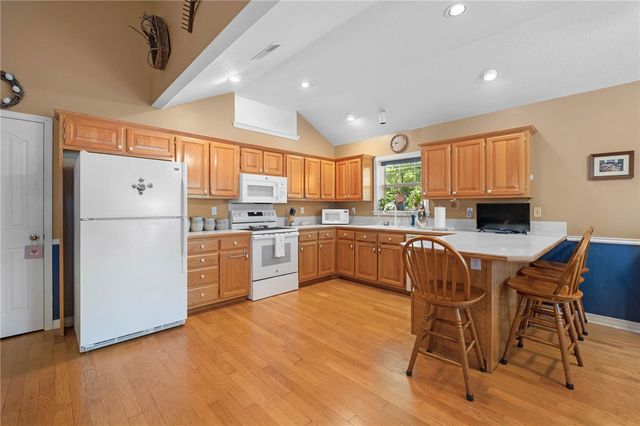 2750 E Londonderry Drive, Fayetteville, AR 72701