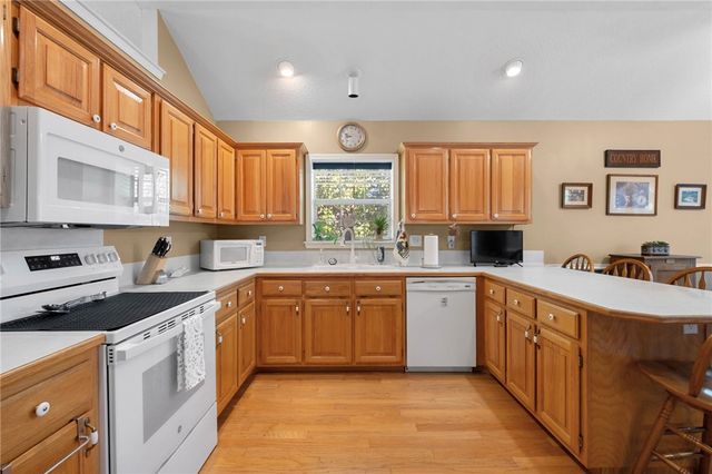 2750 E Londonderry Drive, Fayetteville, AR 72701
