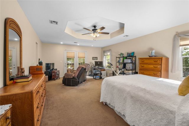 2750 E Londonderry Drive, Fayetteville, AR 72701