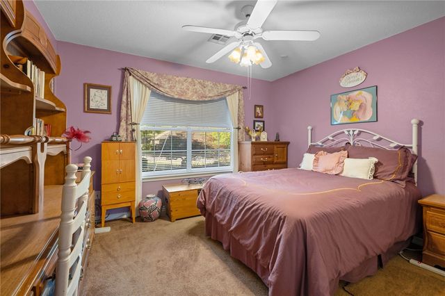 2750 E Londonderry Drive, Fayetteville, AR 72701