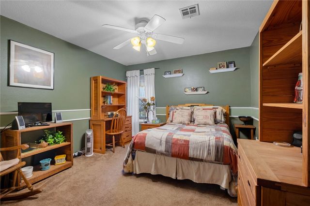 2750 E Londonderry Drive, Fayetteville, AR 72701