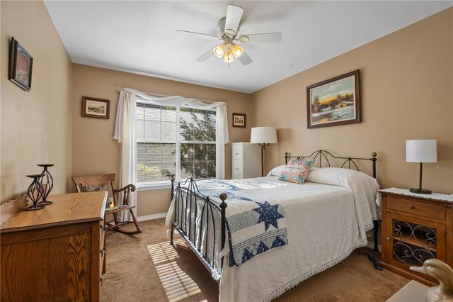 2750 E Londonderry Drive, Fayetteville, AR 72701