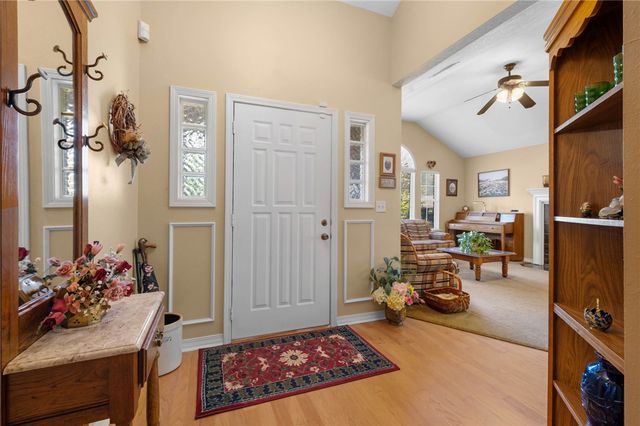 2750 E Londonderry Drive, Fayetteville, AR 72701