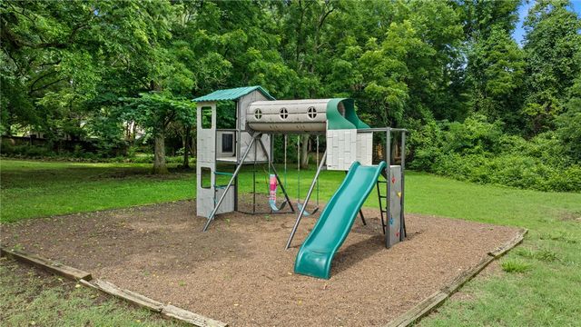 2750 E Londonderry Drive, Fayetteville, AR 72701