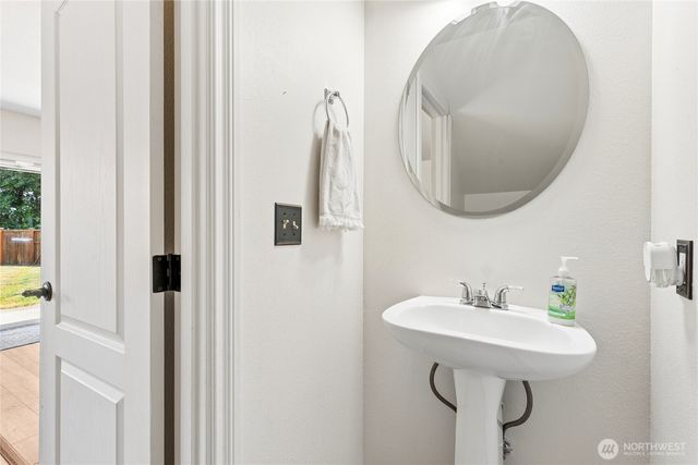 10549 Farwest Court SE, Yelm, WA 98597