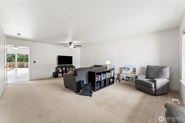 10549 Farwest Court SE, Yelm, WA 98597