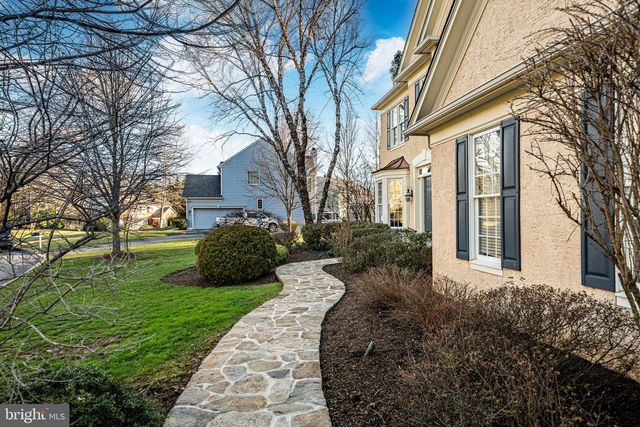 34 JOHN BEAL DR, Garnet Valley, PA 19060