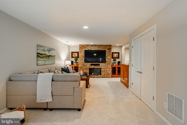 34 JOHN BEAL DR, Garnet Valley, PA 19060