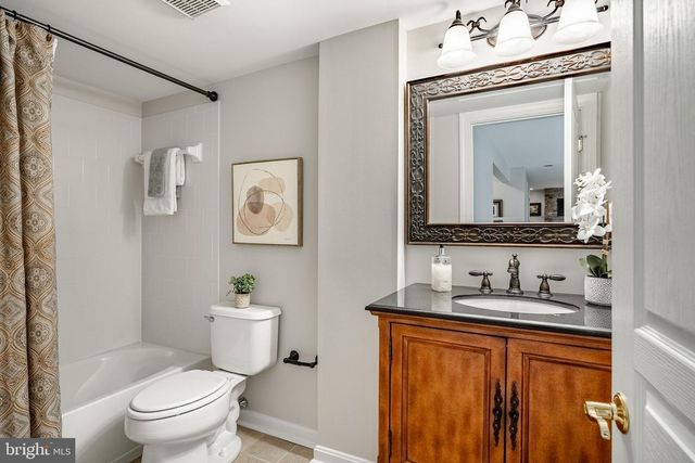 34 JOHN BEAL DR, Garnet Valley, PA 19060