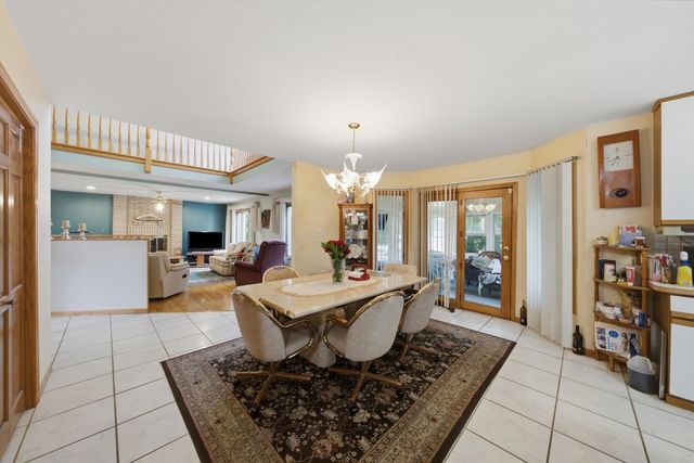 9727 S Meryton Court, Palos Hills, IL 60465