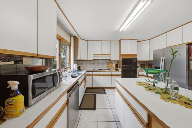 9727 S Meryton Court, Palos Hills, IL 60465