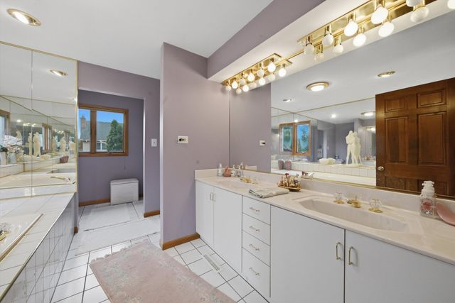 9727 S Meryton Court, Palos Hills, IL 60465