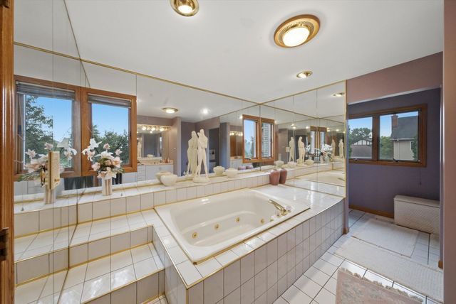 9727 S Meryton Court, Palos Hills, IL 60465