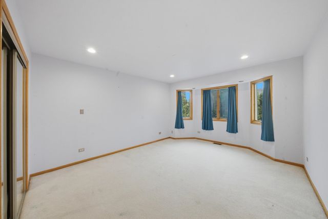 9727 S Meryton Court, Palos Hills, IL 60465
